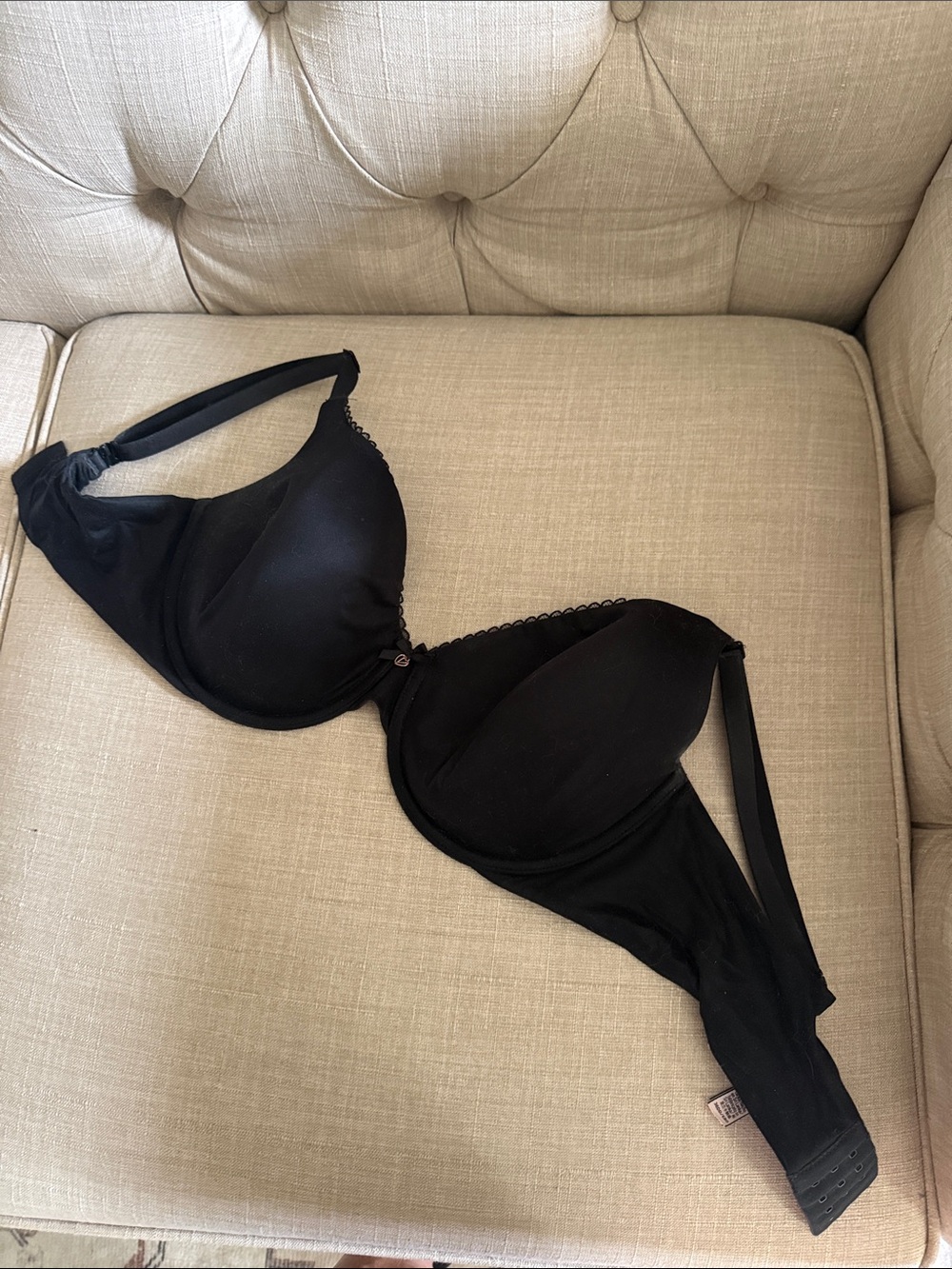Victoria Secret Body by Victoria Black Women's T-Shirt Bra - Smooth Support 36DD